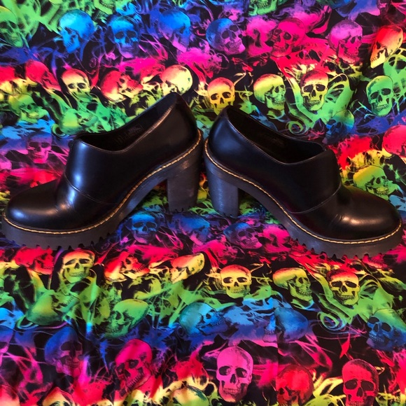 😻 Dr. Martens Cordelia size 8 women’s slip on heel leather shoes 😻 - Picture 8 of 10